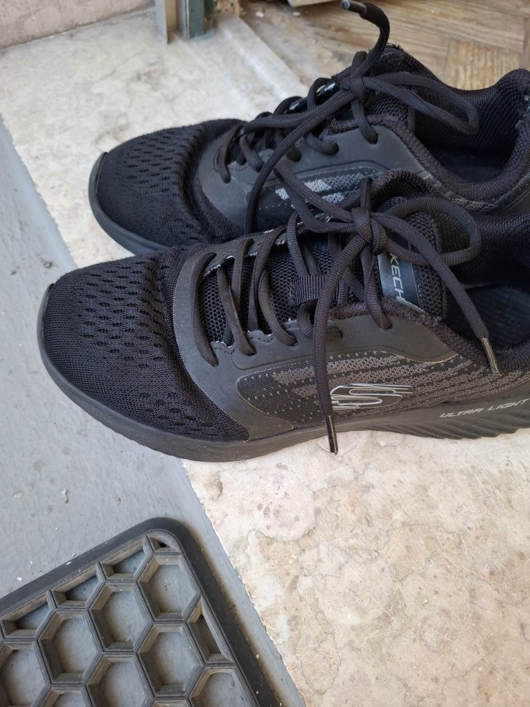 Ténis skechers muito bom estado, confortáveis