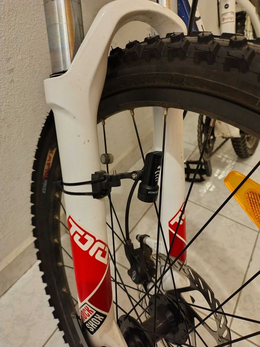 Bicicleta todo terreno, como nova.