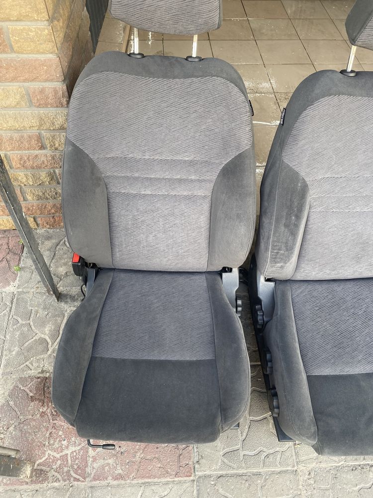Салон сидения sorento Kia Nissan X-trail  primera p12 infinity m 35