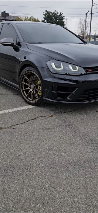Golf R 2016 год 385 л.с