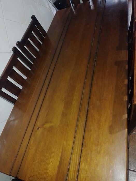 Conjunto mesa e cadeiras