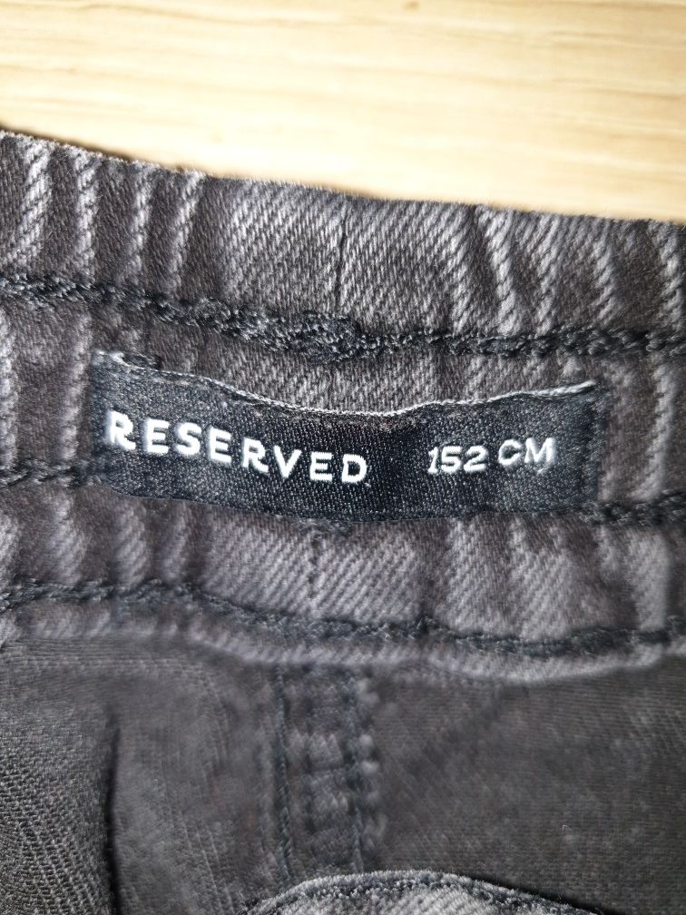 Spodnie dżinsy roz. 152 Reserved