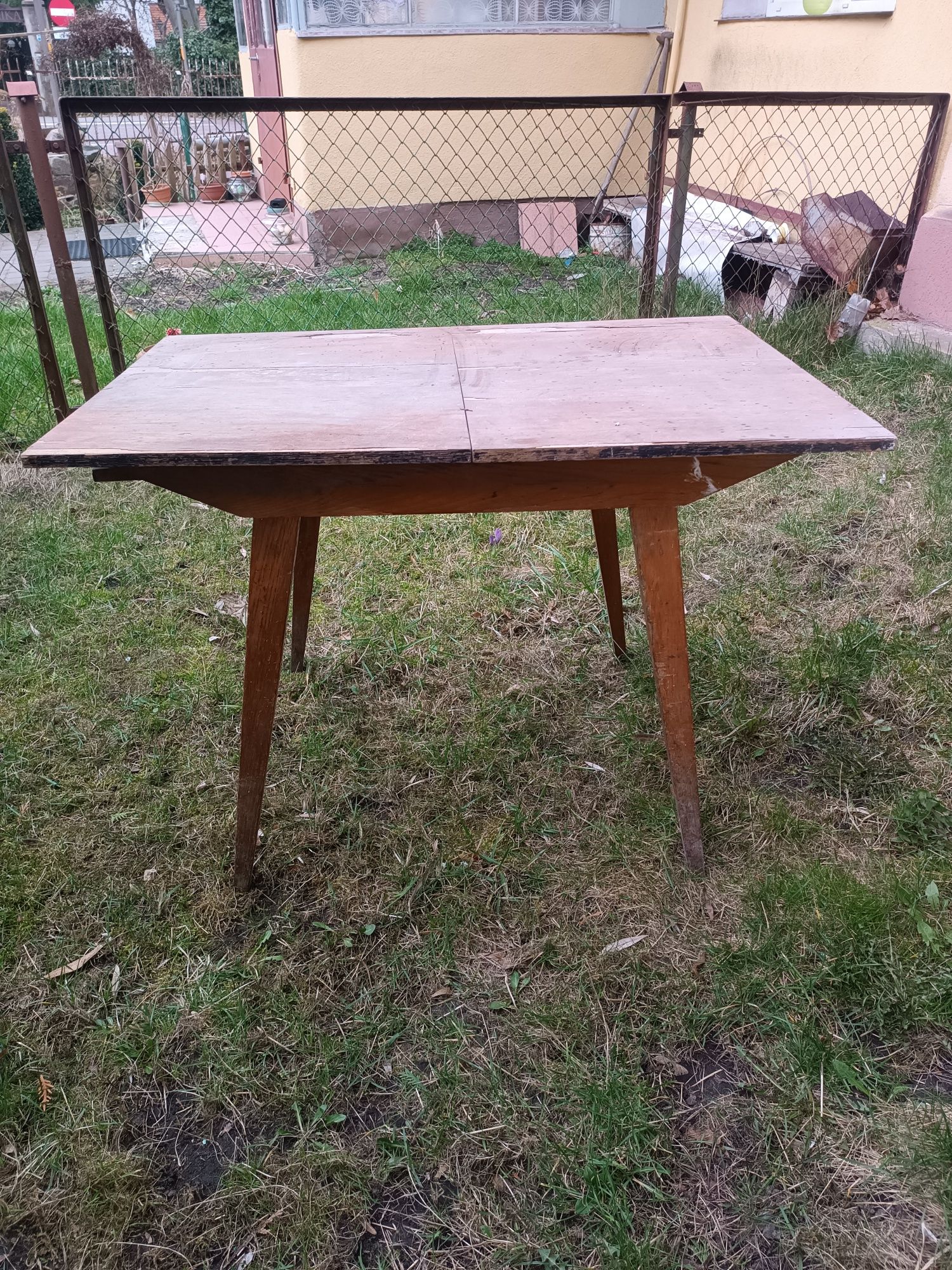 Stary drewniany stół PRL rozkładany z dokładka komplecie do renowacji