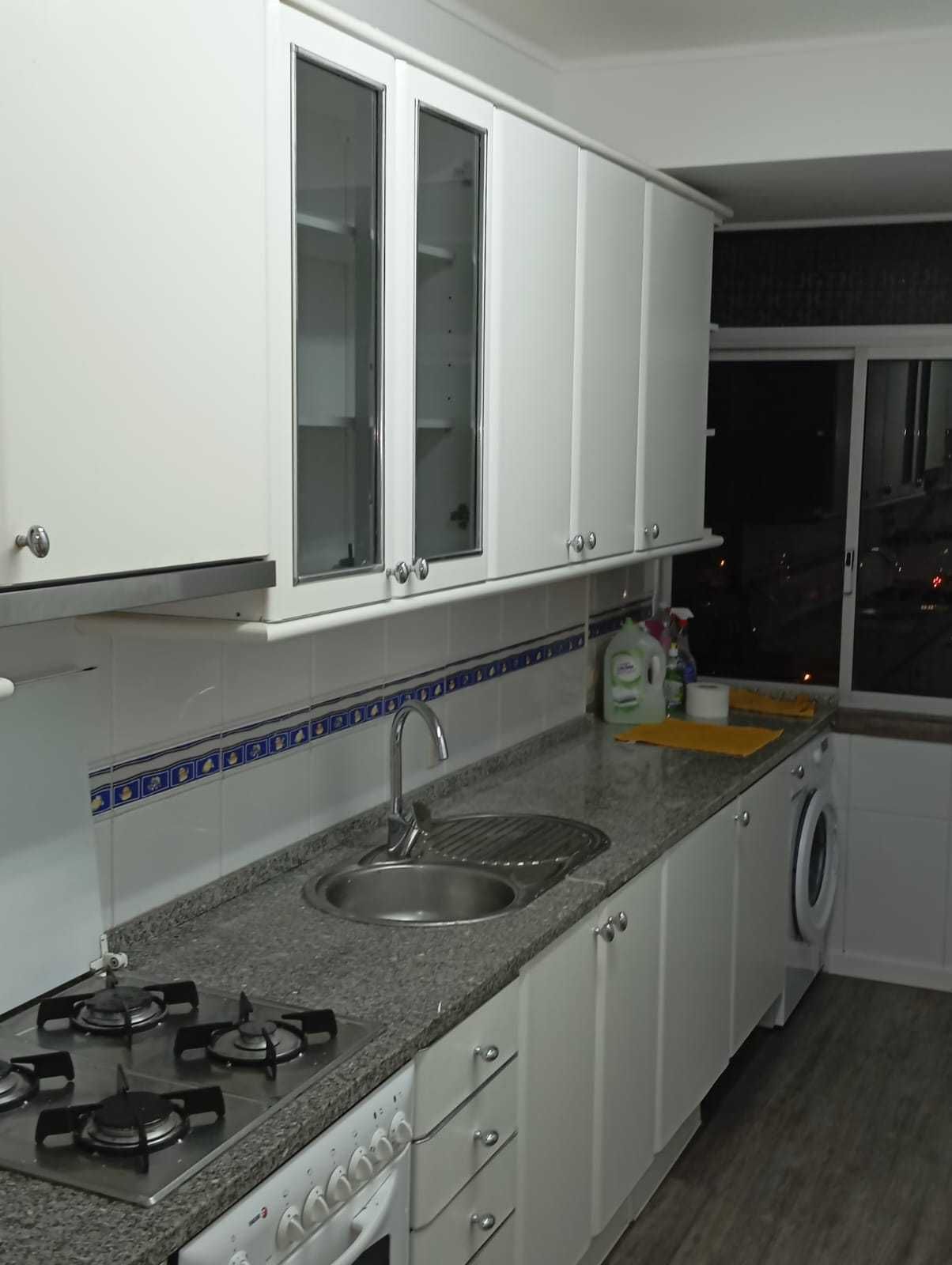 Quarto menina apartamento remodelado Cacém de Cima