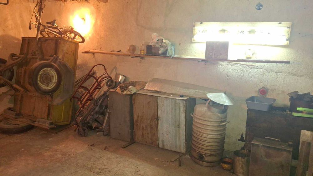 Гараж капитальний + причіп (прицеп)