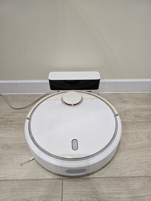Продам робот пилесос Xiaomi Mi robot vacuum