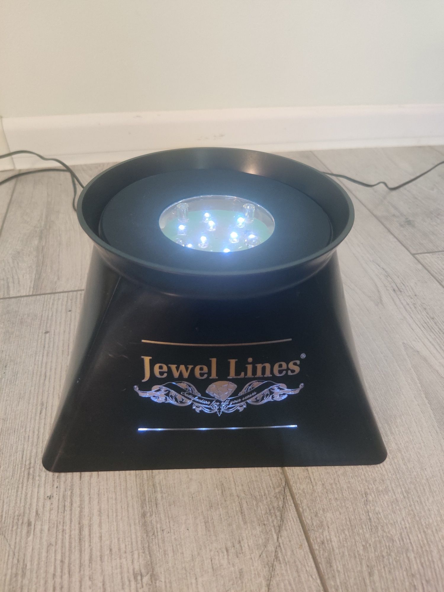 Podświetlany stojak na butelkę Wódka Jewel Lines