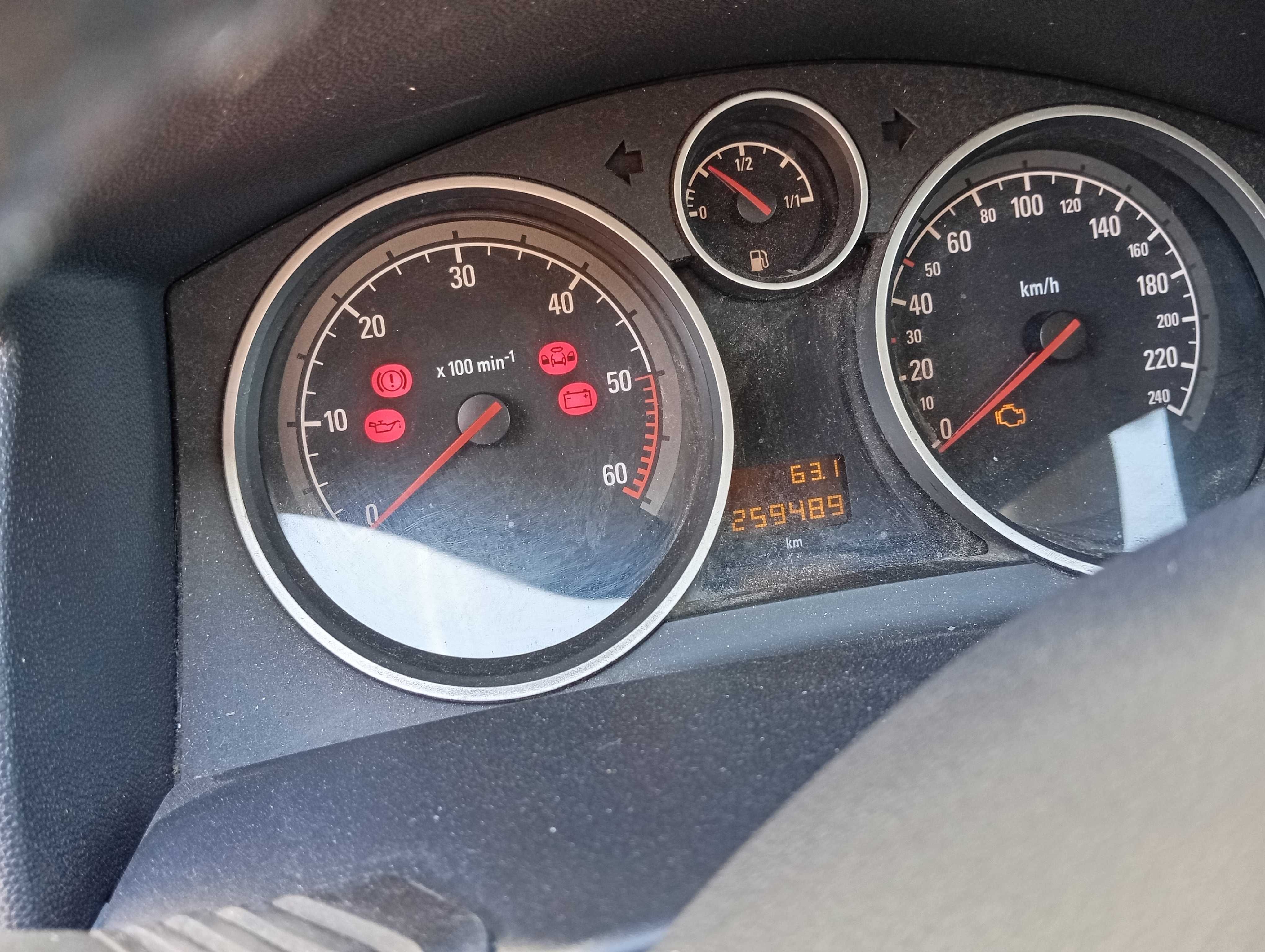 Astra caravana 1.7. 100cv