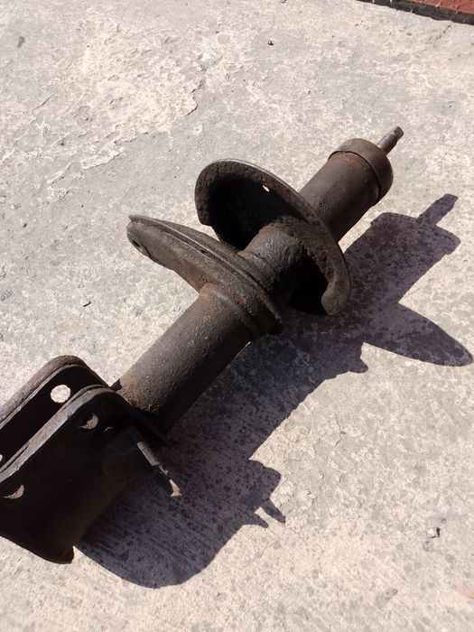 Стойка ваз-2109 под восстановление.