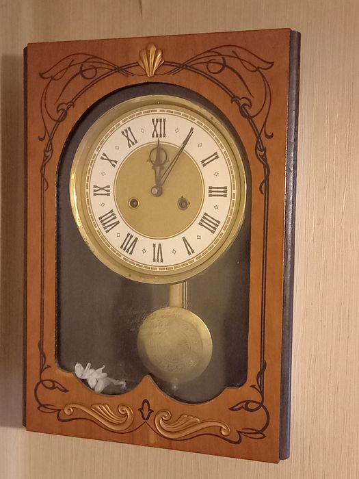 Часы настенные - раритет !