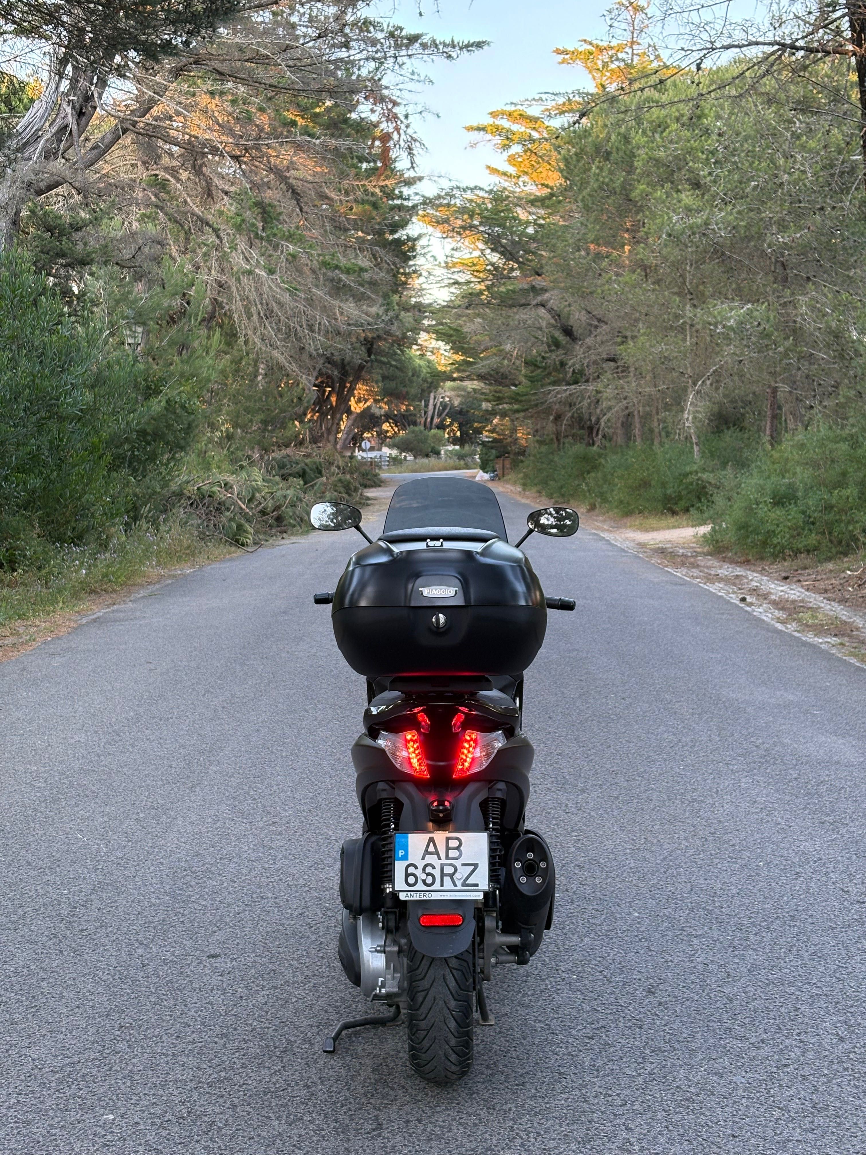 Piaggio Beverly Sport Touring 350