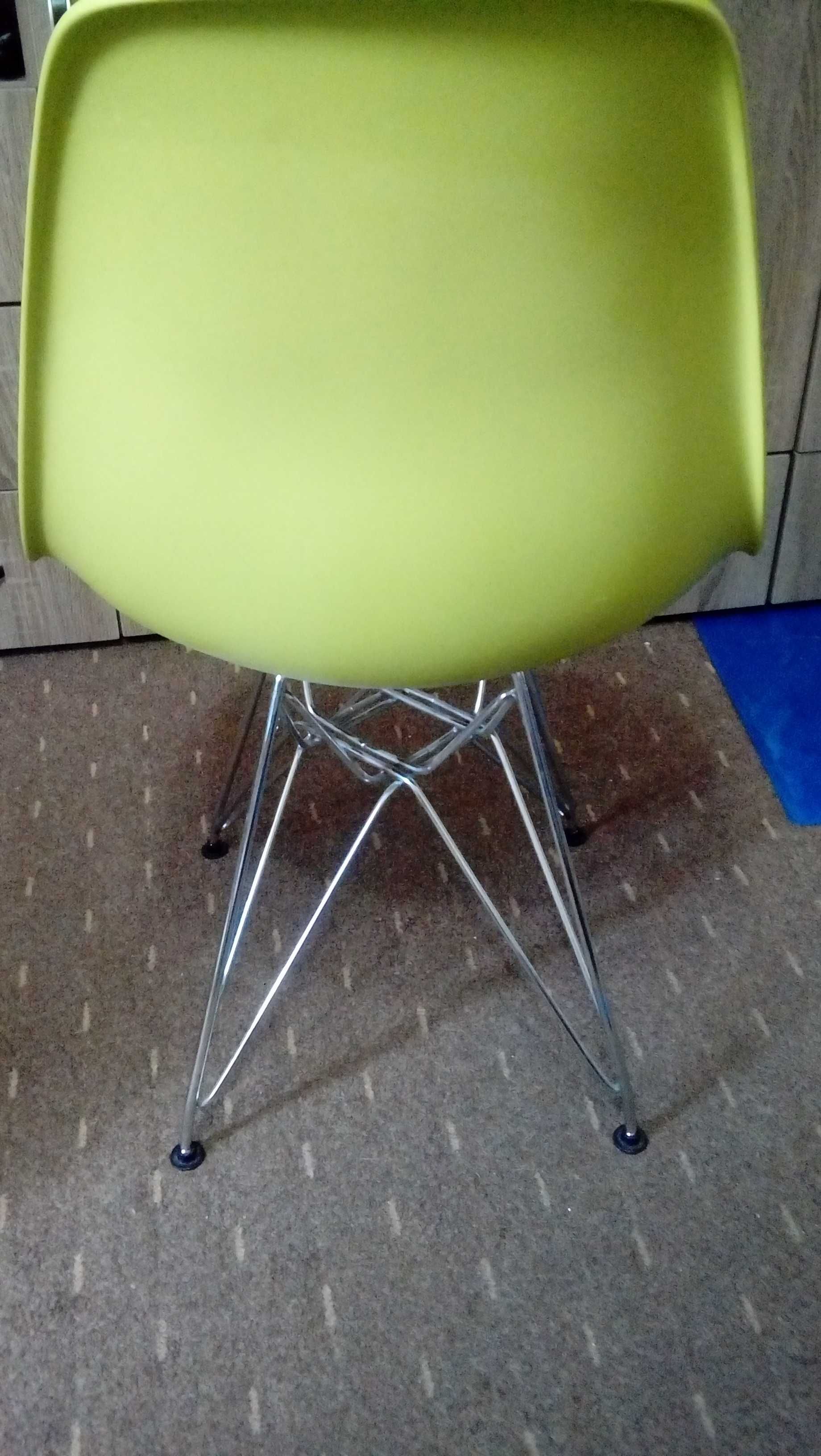 Krzesło P016 PP zielone, chromowane nogi