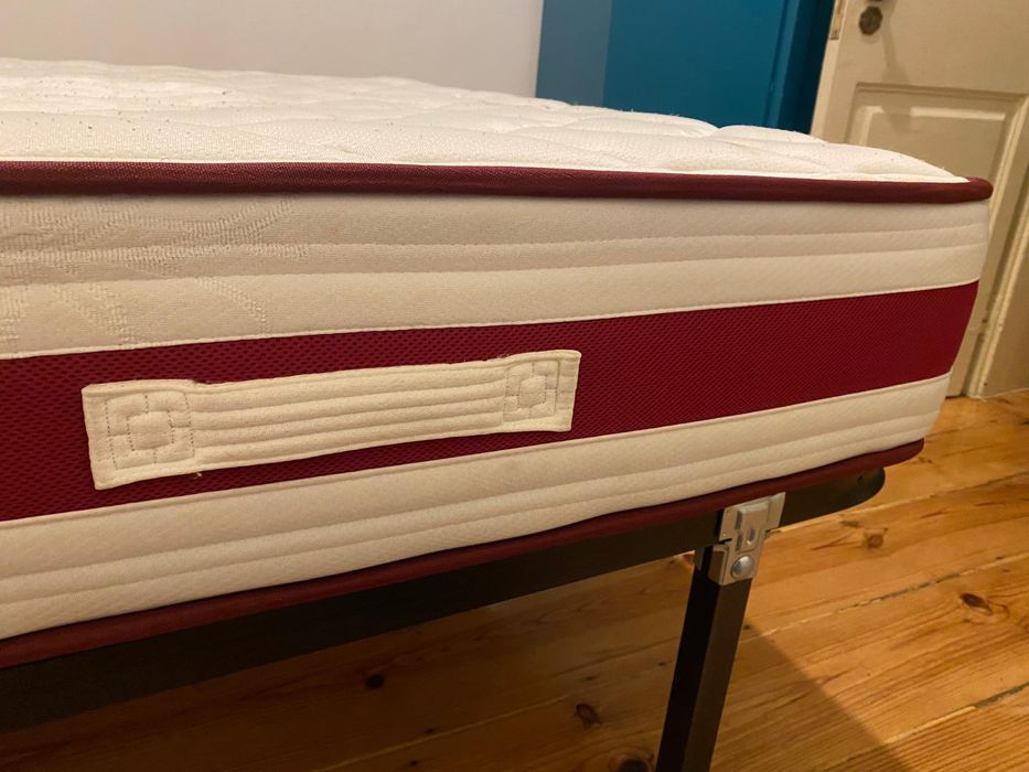 Cama e Colchão de Casal (Padrão)