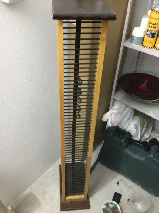 Suporte para cds em madeira