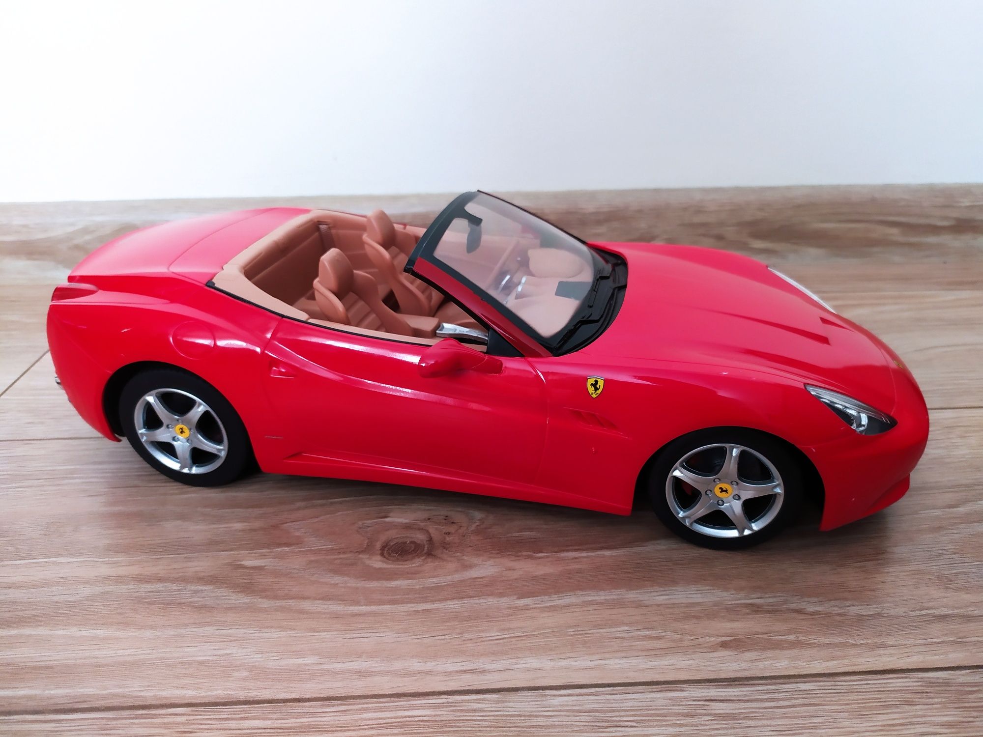 Ferrari California auto zdalnie sterowane skala 1:12