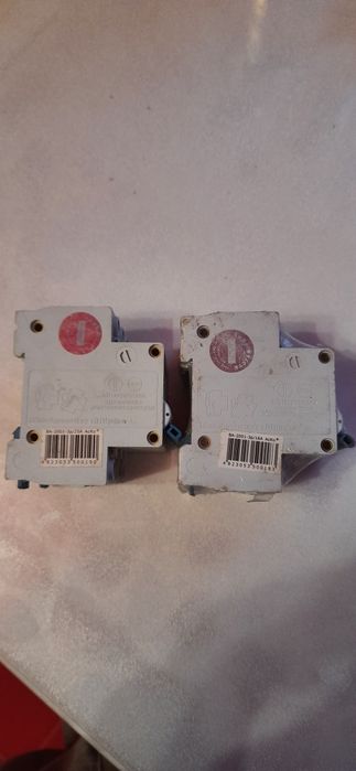 Автоматичний вимикач