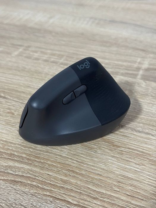 Бездротова миша Logitech Lift Ergonomic Vertical Graphite (910-006473)