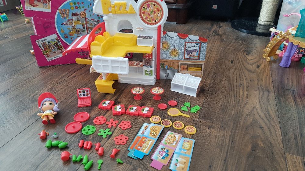 Laleczki Pinypon: pizzeria, cukiernia i szkoła