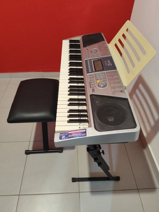 Kit Teclado RockJam de 61 teclas com tripé e banco