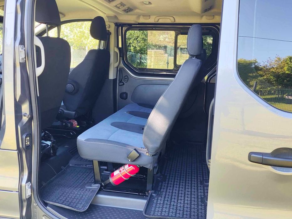 Wynajem Bus 8/9 osób Opel Vivaro Long 1.6 CDTI