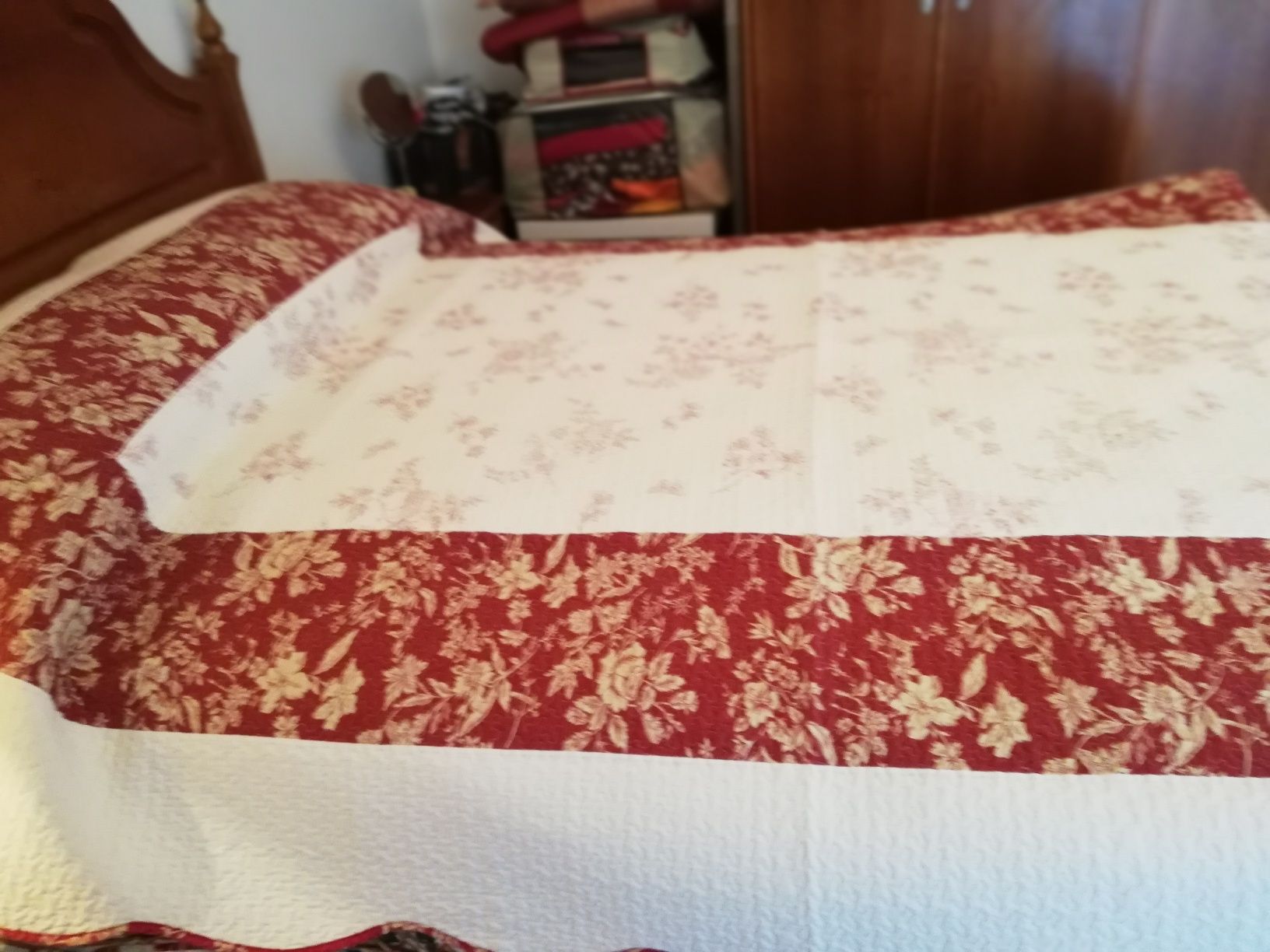 Campo Grande - Colcha nova 25€ Cama Corpo e Meio