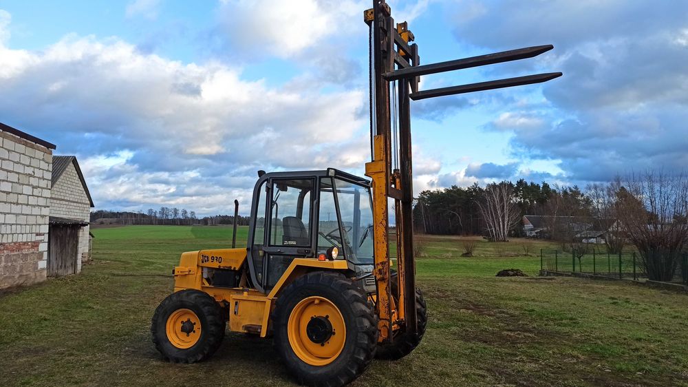 wózek widłowy JCB930 terenowy vat23%