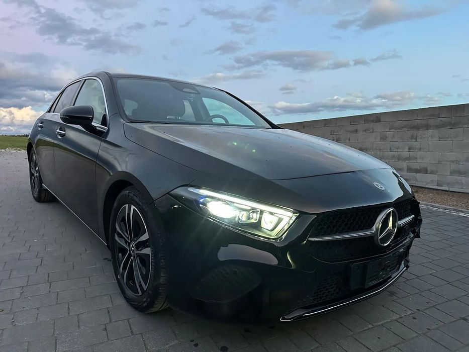Mercedes-Benz Klasa A A180 Automat Multi-Beam Ambiente MBUX grzane fotele