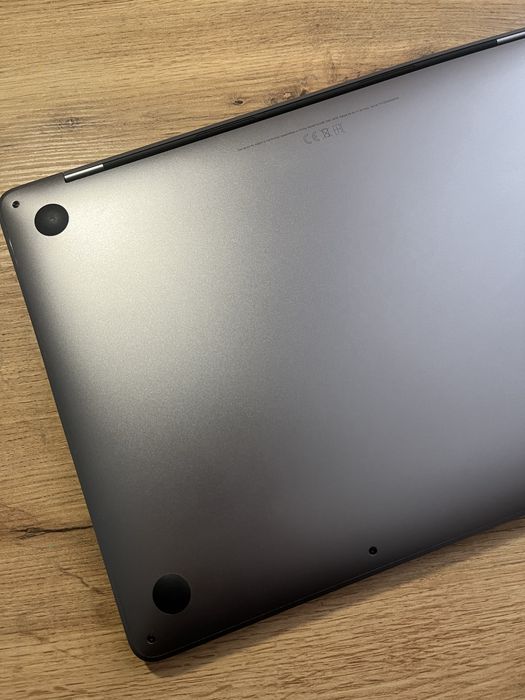 Mac Book Pro на запчастини