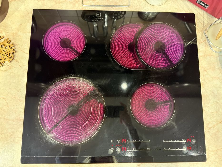 Варочна поверхня Електролюкс