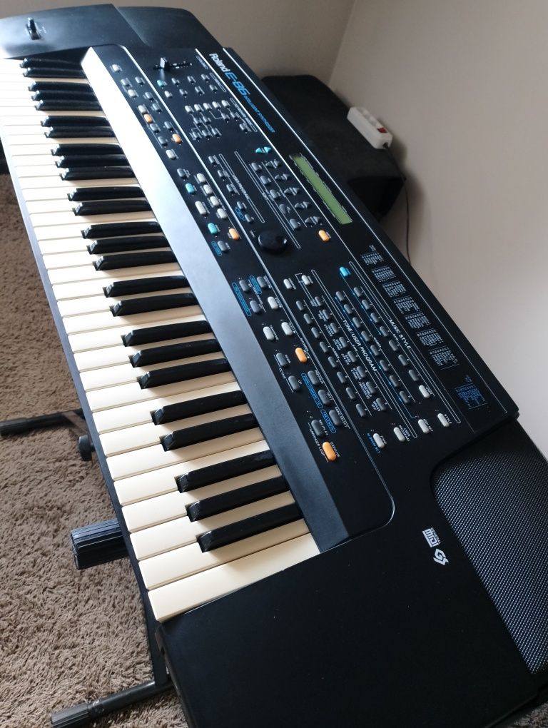 Keyboard Roland E86 uszkodzony