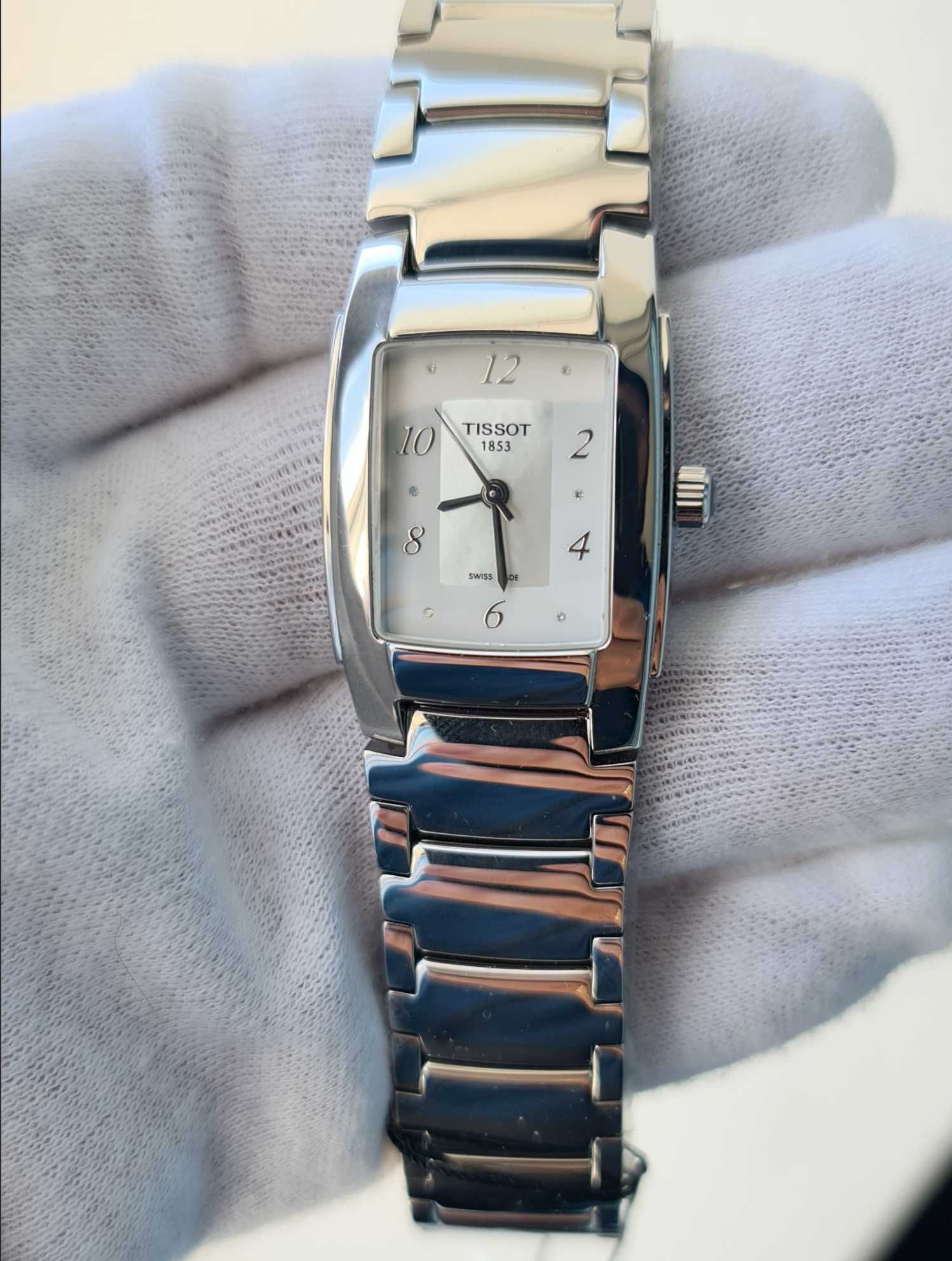 Жіночий годинник часы Tissot t073.310 Swiss