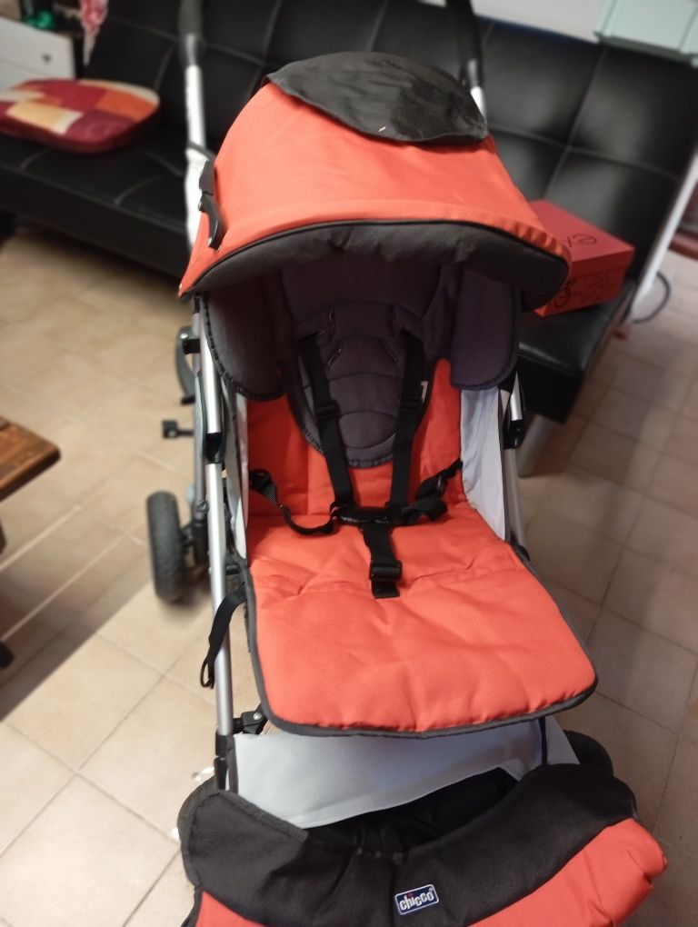 Carrinho de passeio para bebé