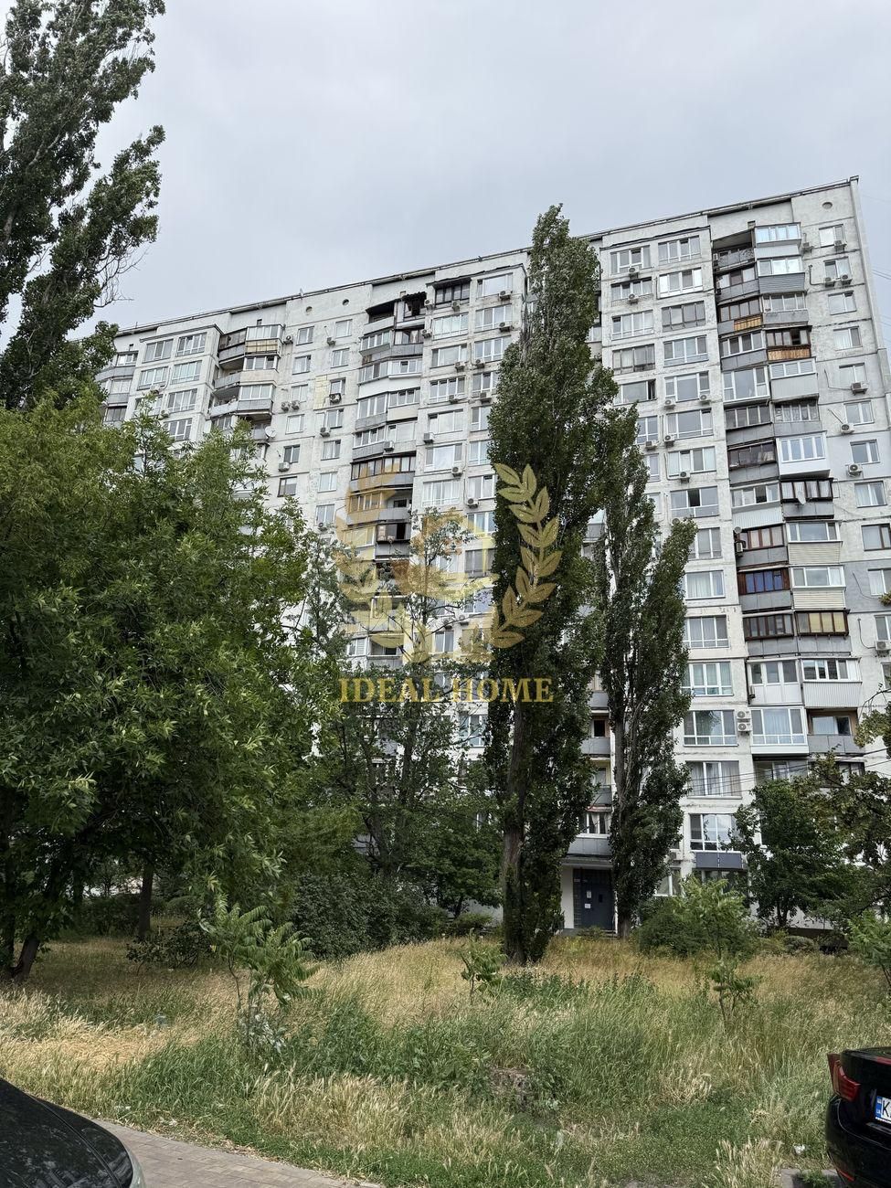 Продаж 2-кімнатної квартири в Києві на вул. Русанівська набережна
