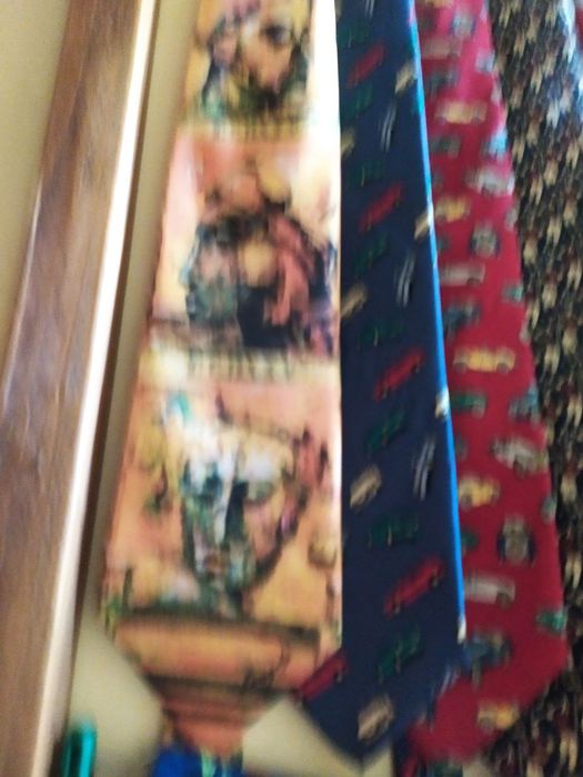 Продам коллекцию галстуков.