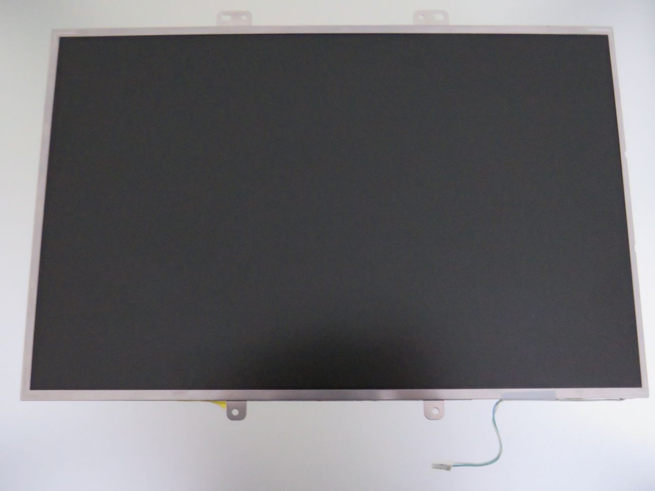 LCD LP154W01 (TL)(E3)