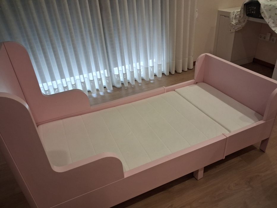 Cama de menina como nova