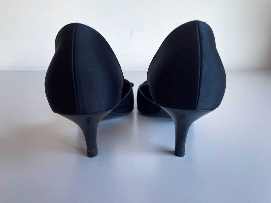 Sapatos preto aveludados