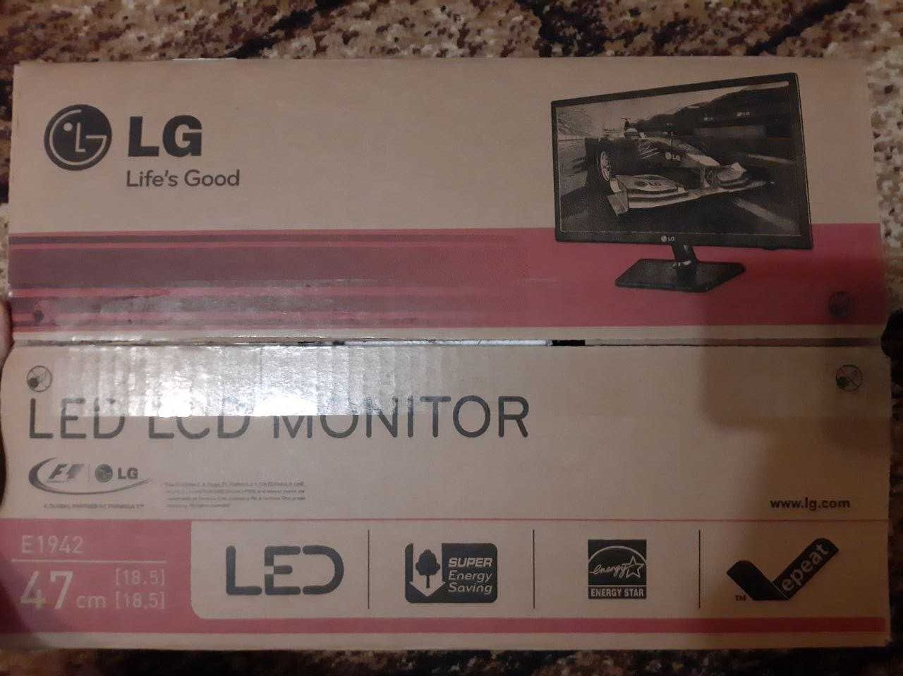 Продам монітор "18.5" LG-E1942С ідеальний стан + ПОДАРУНОК!