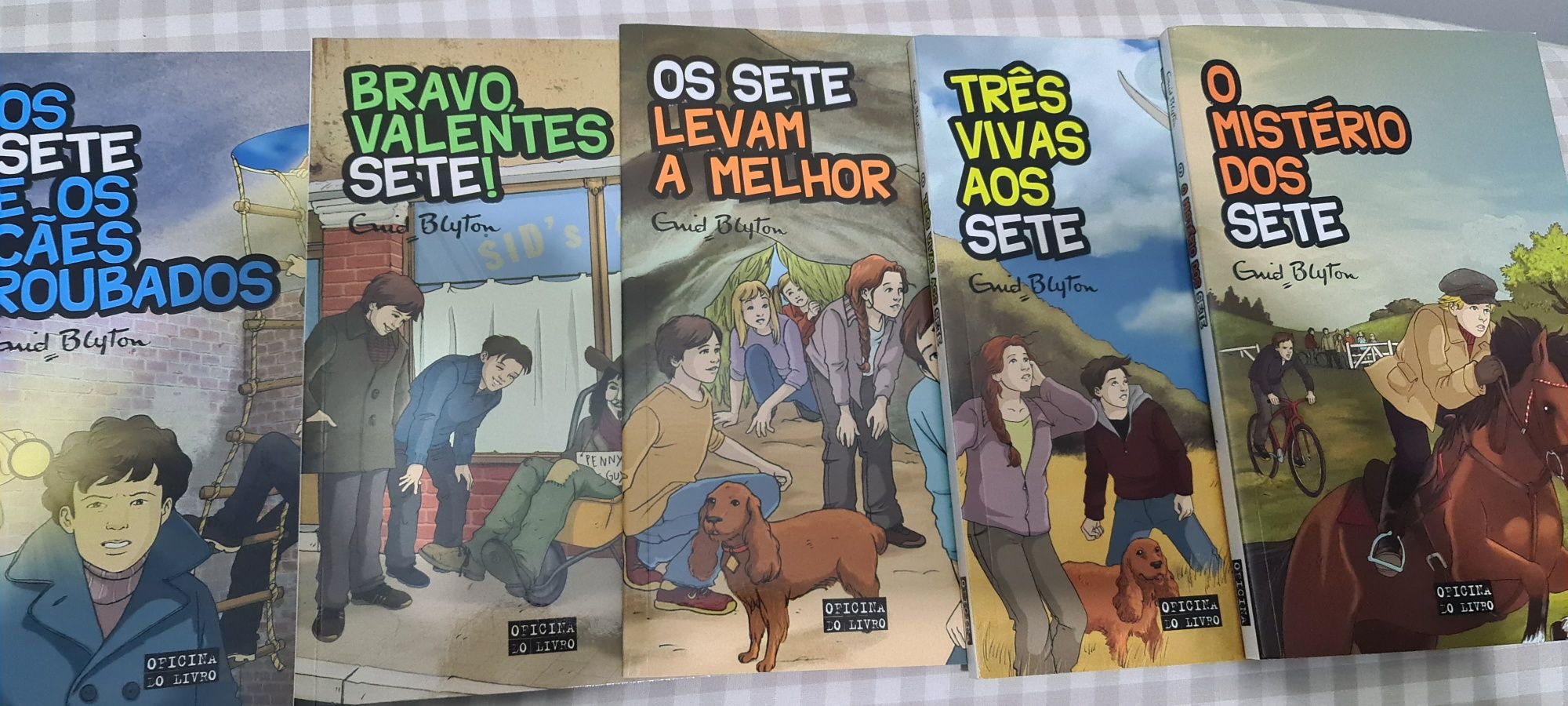Coleção infantil "Os Sete". Novo