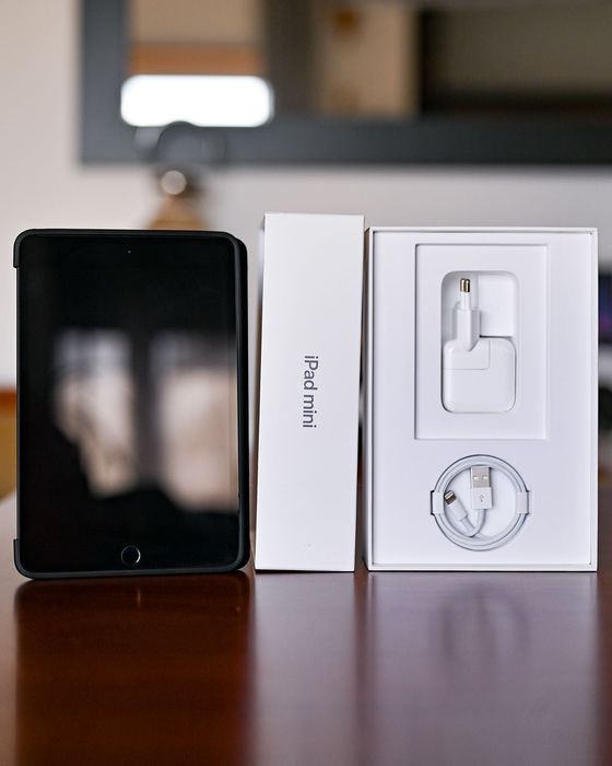 Apple iPad Mini 5 – 64GB, Space Gray, Wi-Fi + Cellular