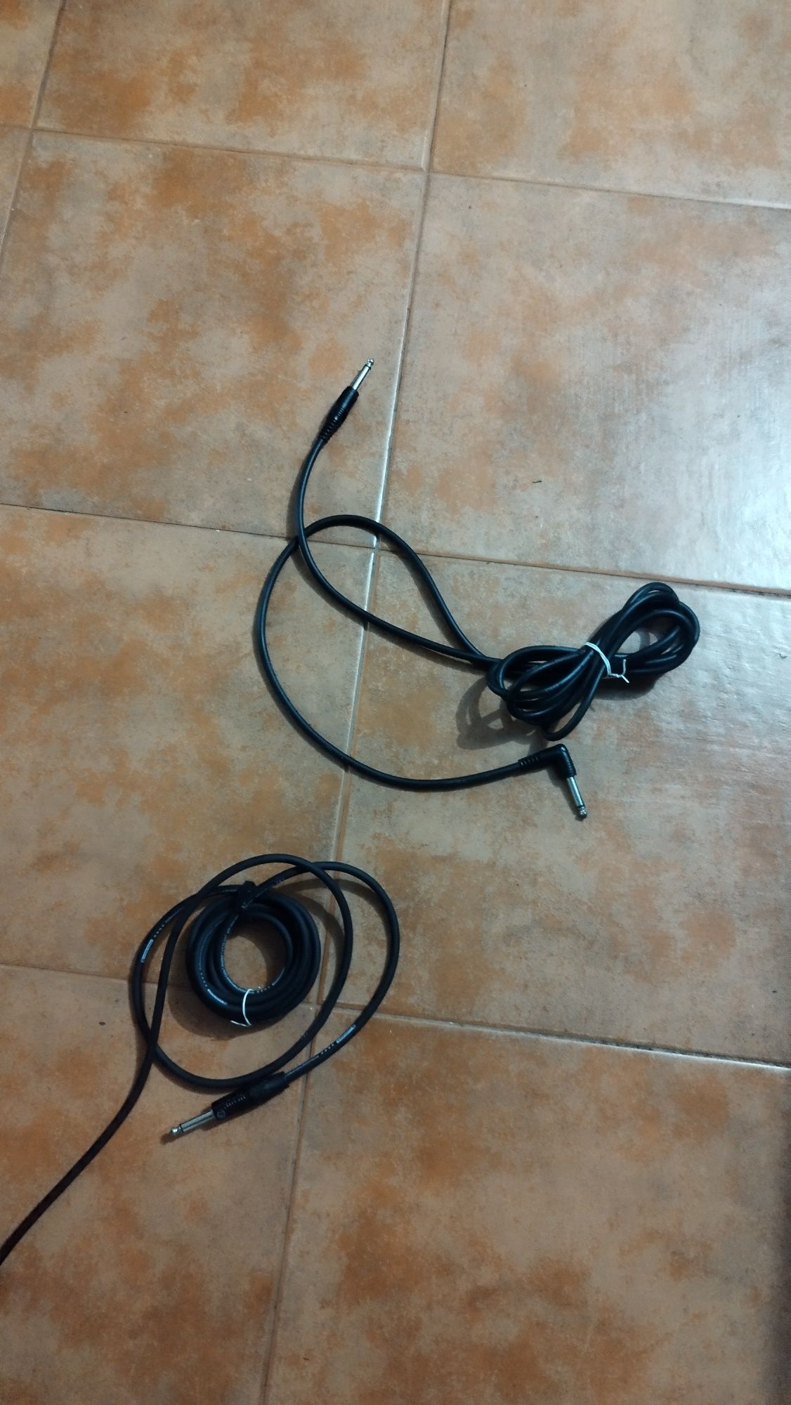 Amplificador Marshall e Pedaleira Boss Tera Echo