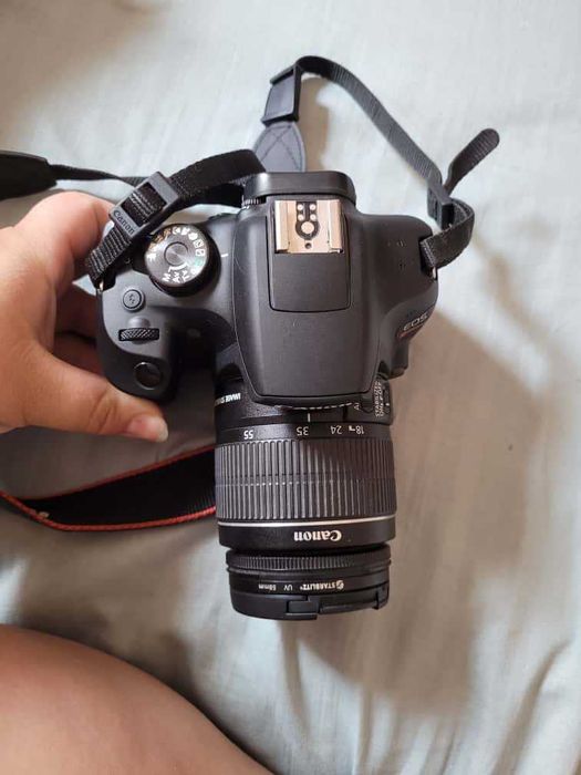 Câmera EOS Rebel T7+ com Lente EF-S 18-55mm IS II