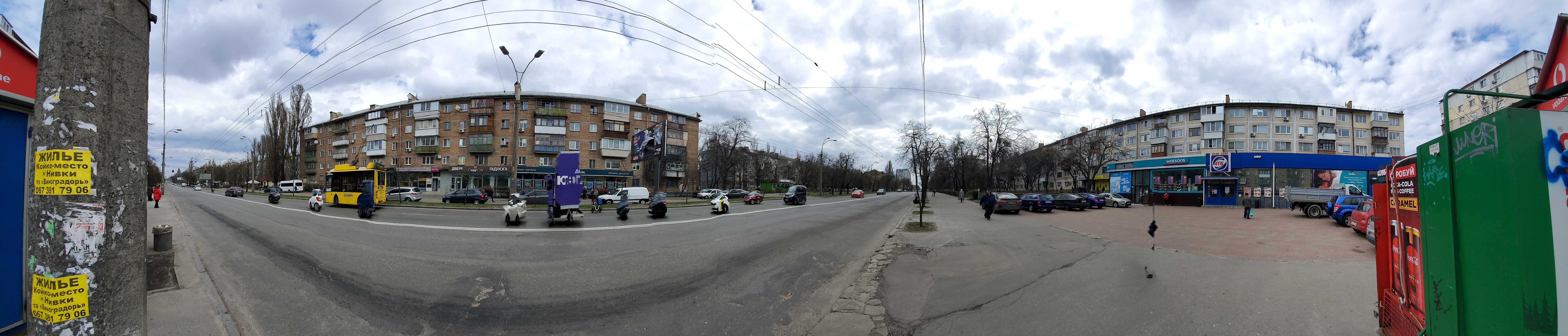 Поруч «АТБ». Пропонується в оренду комерційне приміщення. Аптека.