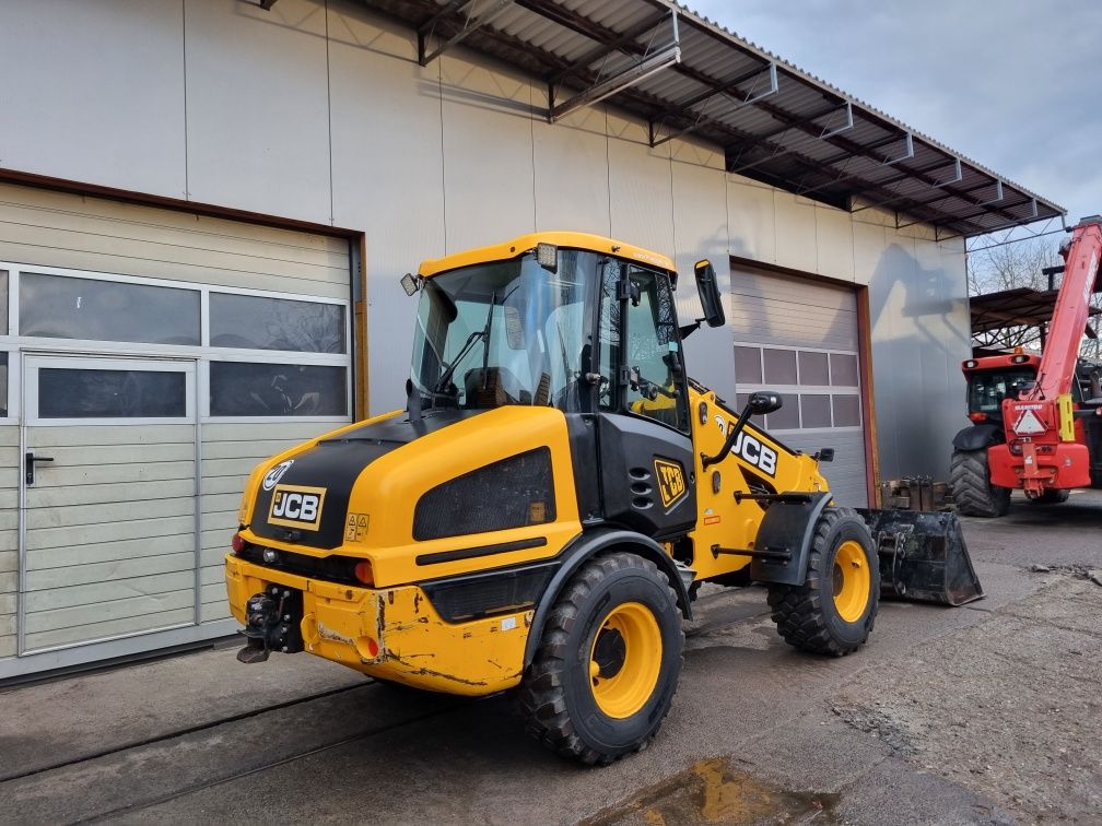 Ładowarka teleskopowa / kołowa ,  JCB TM 180, Rok 2015, Łyżka, Widły