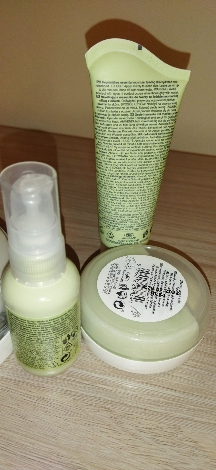 Zestaw oliwkowy Avon planet spa