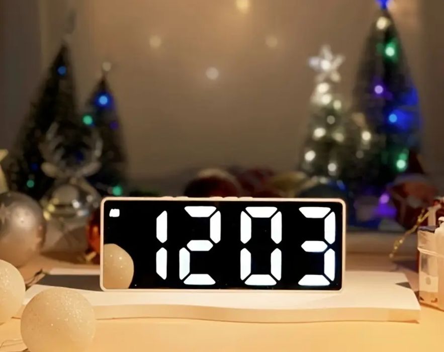 Електронний настільний годинник з будильником і термометром