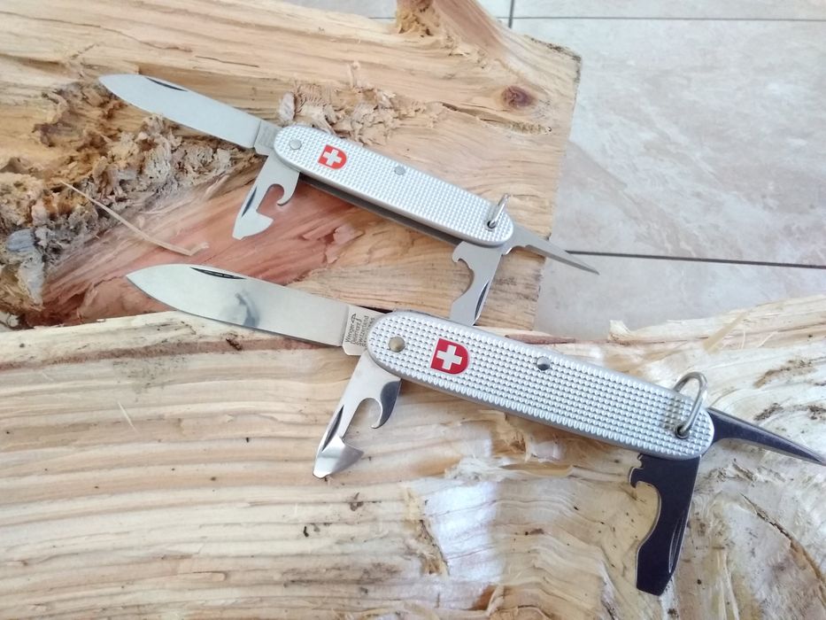 Wenger Swiss Army 70 Delemont Soldat DWIE SZTUKI Szwajcarski Scyzoryk