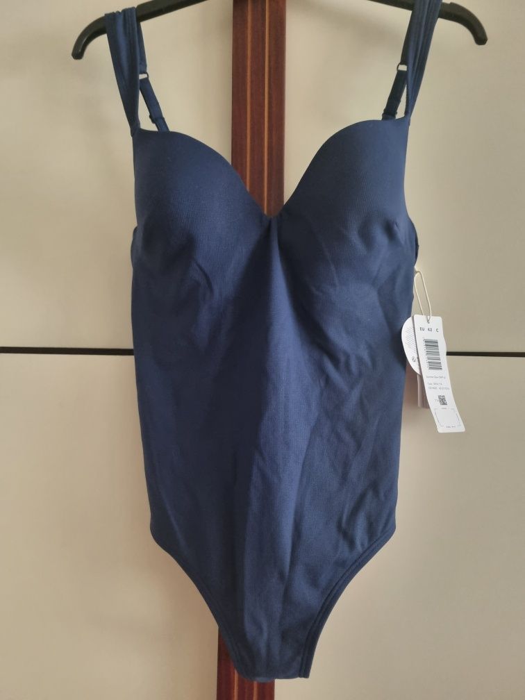 Triumph strój kąpielowy rozmiar 42C