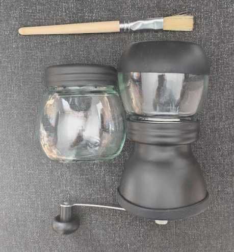 Ręczny młynek do kawy dwa słoiki 325ml PARACITY