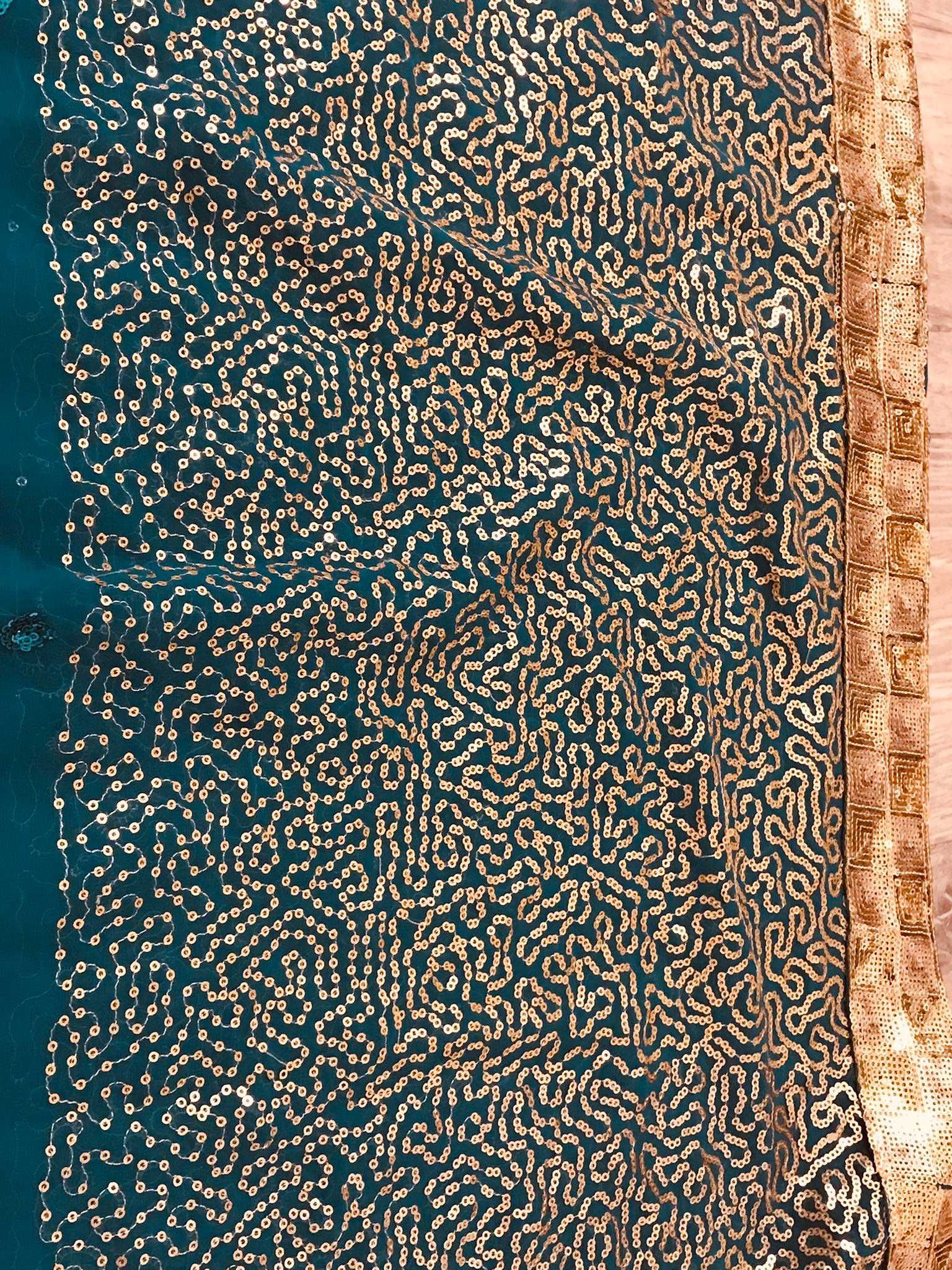Сари из Индии зеленая бирюза расшито золотыми паетками 6,0х1,05м